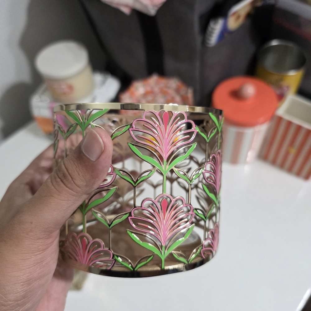 Bath & Body Works Pink Lotus Flower & Green Leaf Metal 3 Wick Candle Holder NEW - Picture 3 of 9